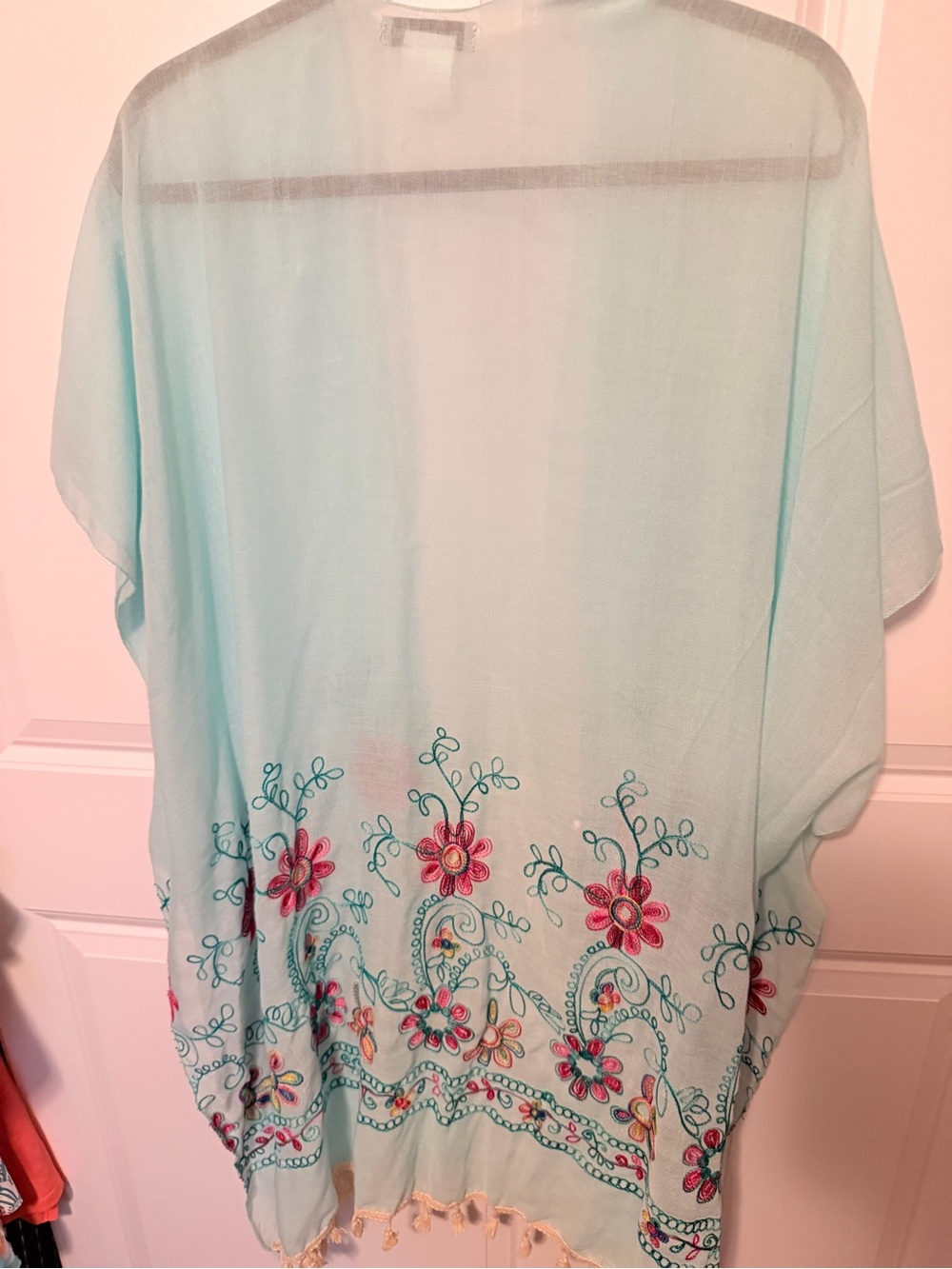 Light Green  Floral Embroidered Kimono Wrap - Picture 4 of 4